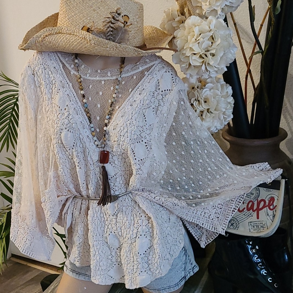 SALE  FREE PEOPLE UNIQUE CREME LACE TOP SMALL - Picture 2 of 16